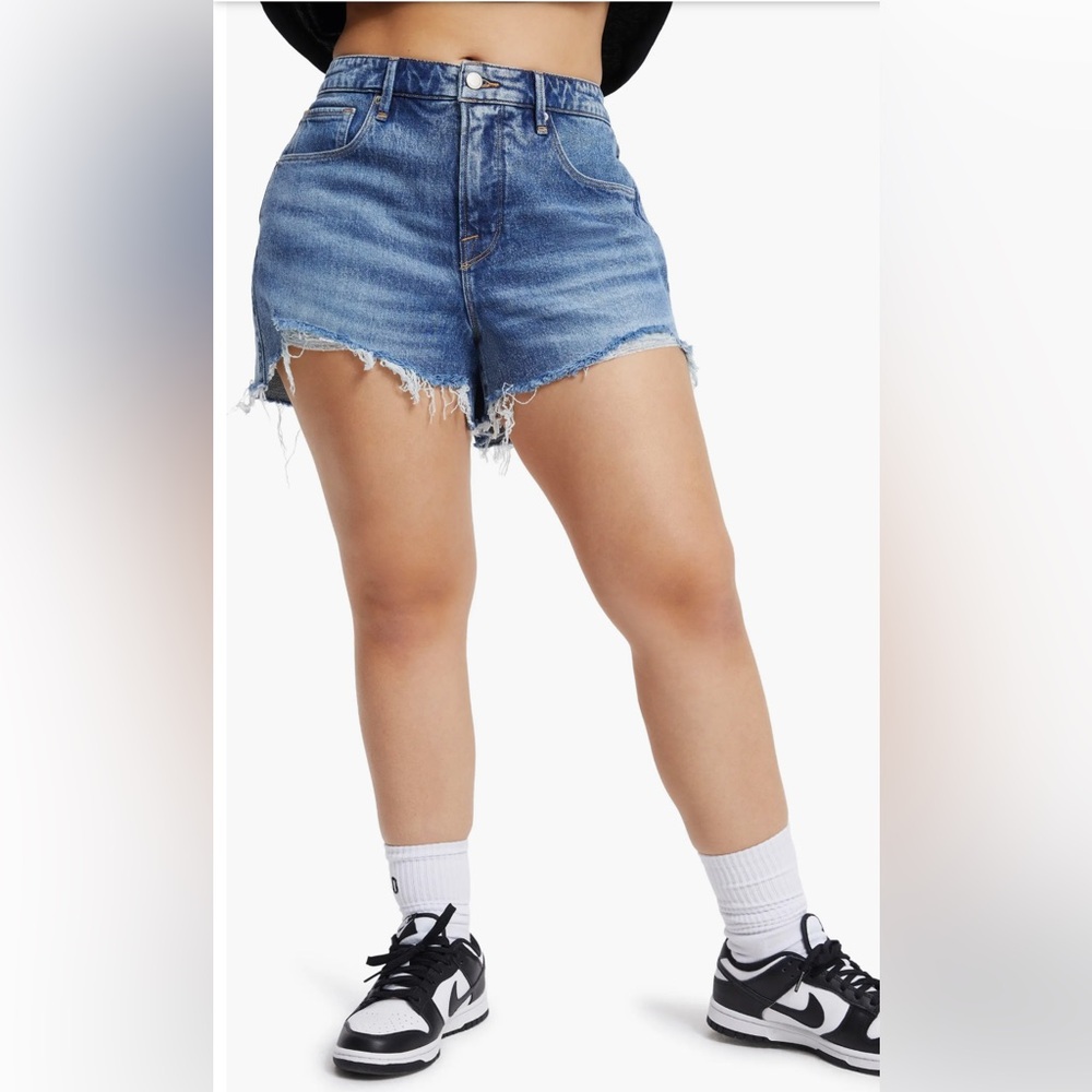 NWT Good American Good Girlfriend Cutoff Denim  Short - Picture 2 of 7